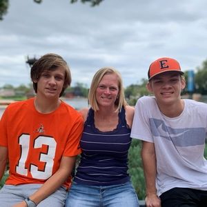 Meet your Posher, Casey